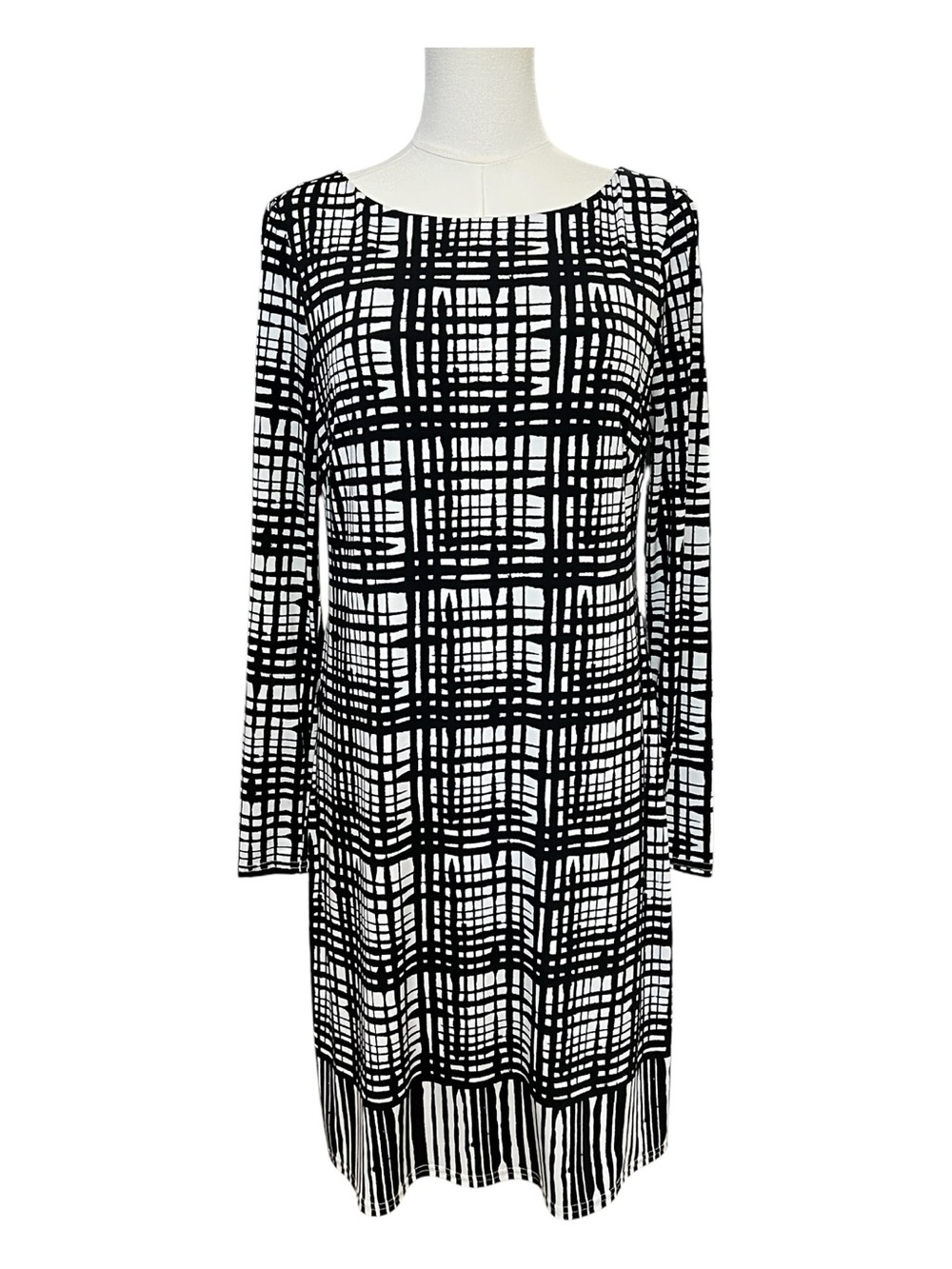 EUC Vince Camuto Black and White Geometric Long Sleeve Dress | 8